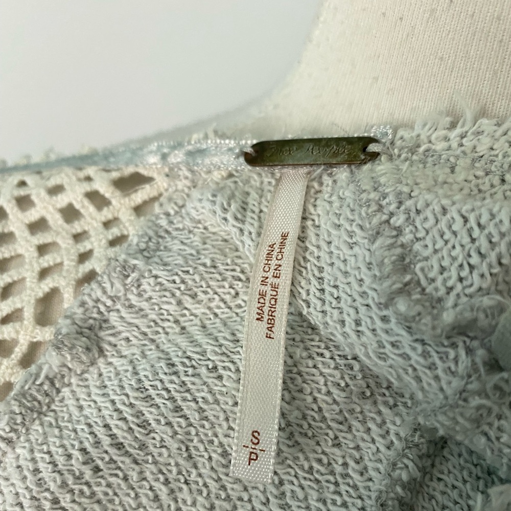 Free people gray sweater crop top crochet sz- sm - Picture 4 of 6